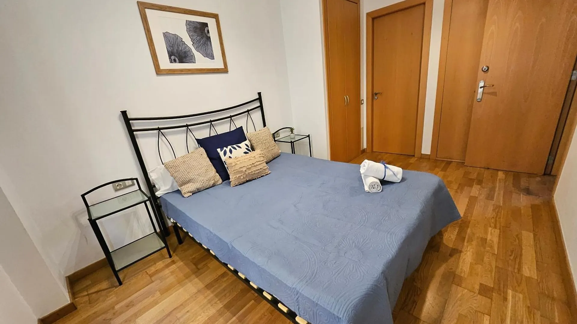 Near Ramblas Apartment 3 Room Flat Min 32 Days Parking Optional バルセロナ